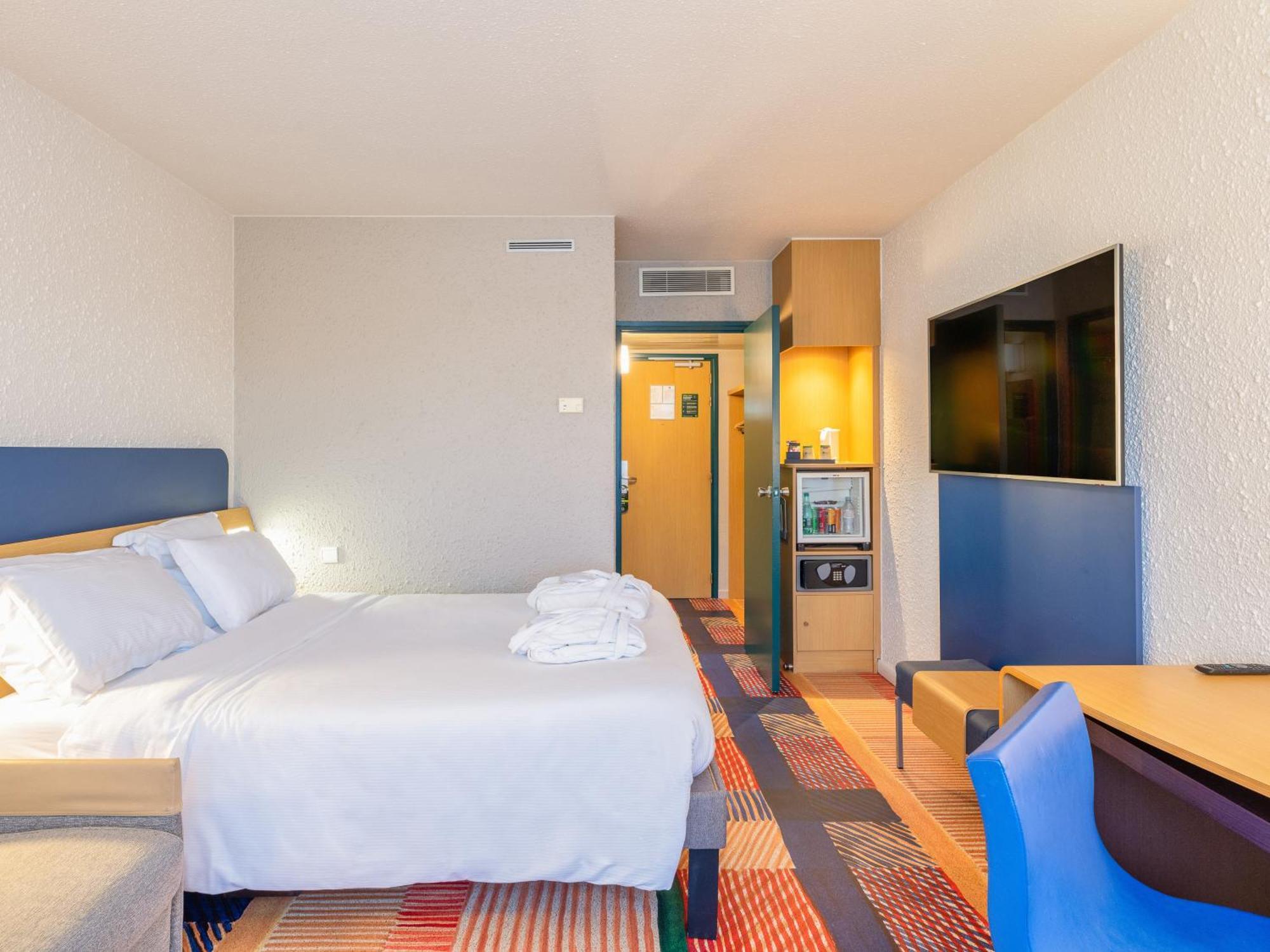 B&B Hotel Lyon Nord 4 Etoiles Dardilly Room photo
